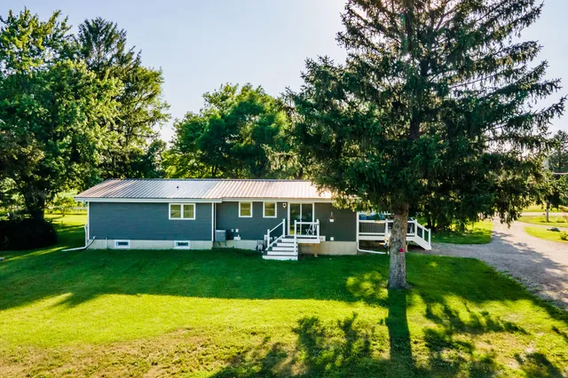 $799,000 | N2232 Peters Road, Sharon, WI 53585