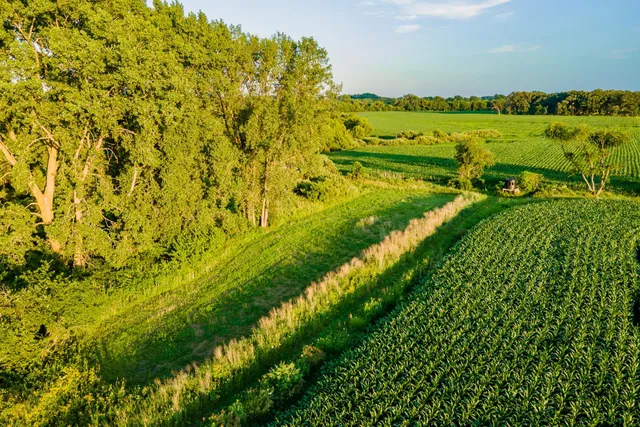 $799,000 | N2232 Peters Road, Sharon, WI 53585