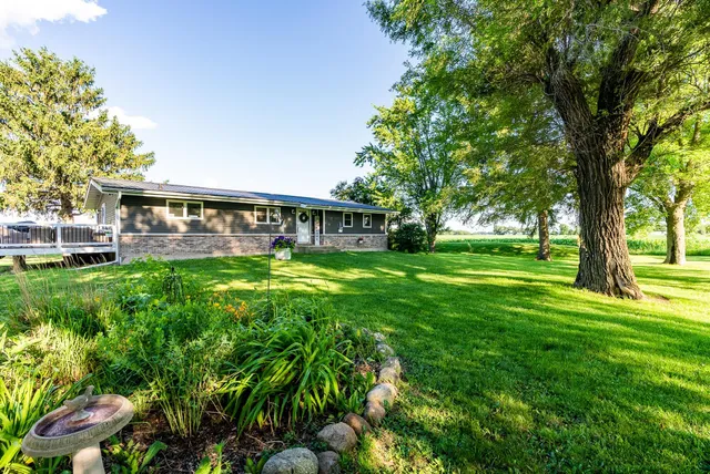 $799,000 | N2232 Peters Road, Sharon, WI 53585