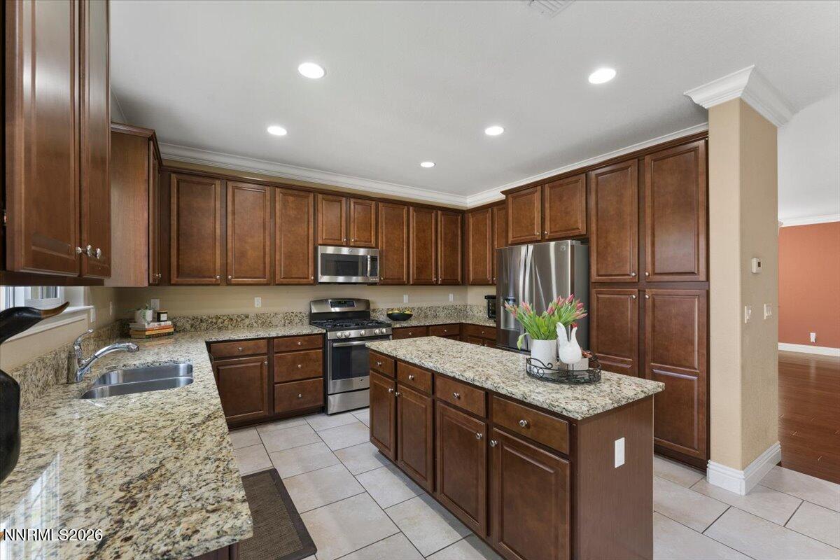 10825 Pebble Hill Drive Reno, NV 89521 - Photo 14 of 54 17-10825 Pebble Hill Drive Reno NV 89521