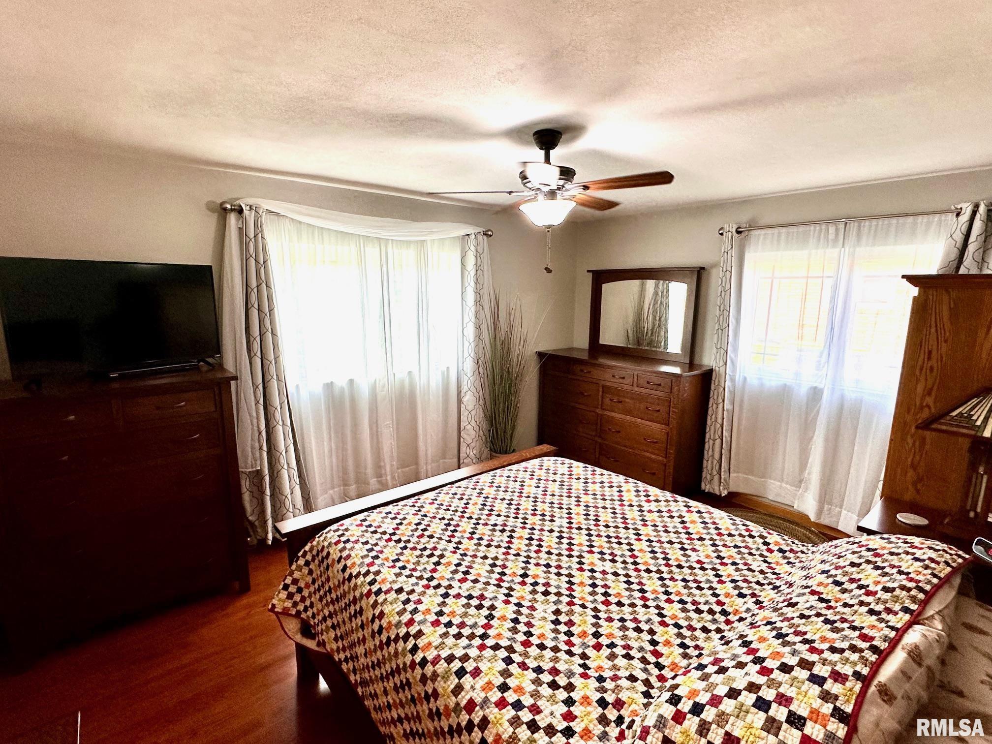 1906 Mound Road Jacksonville, IL 62650 - Photo 15 of 34 Gallery Image 15