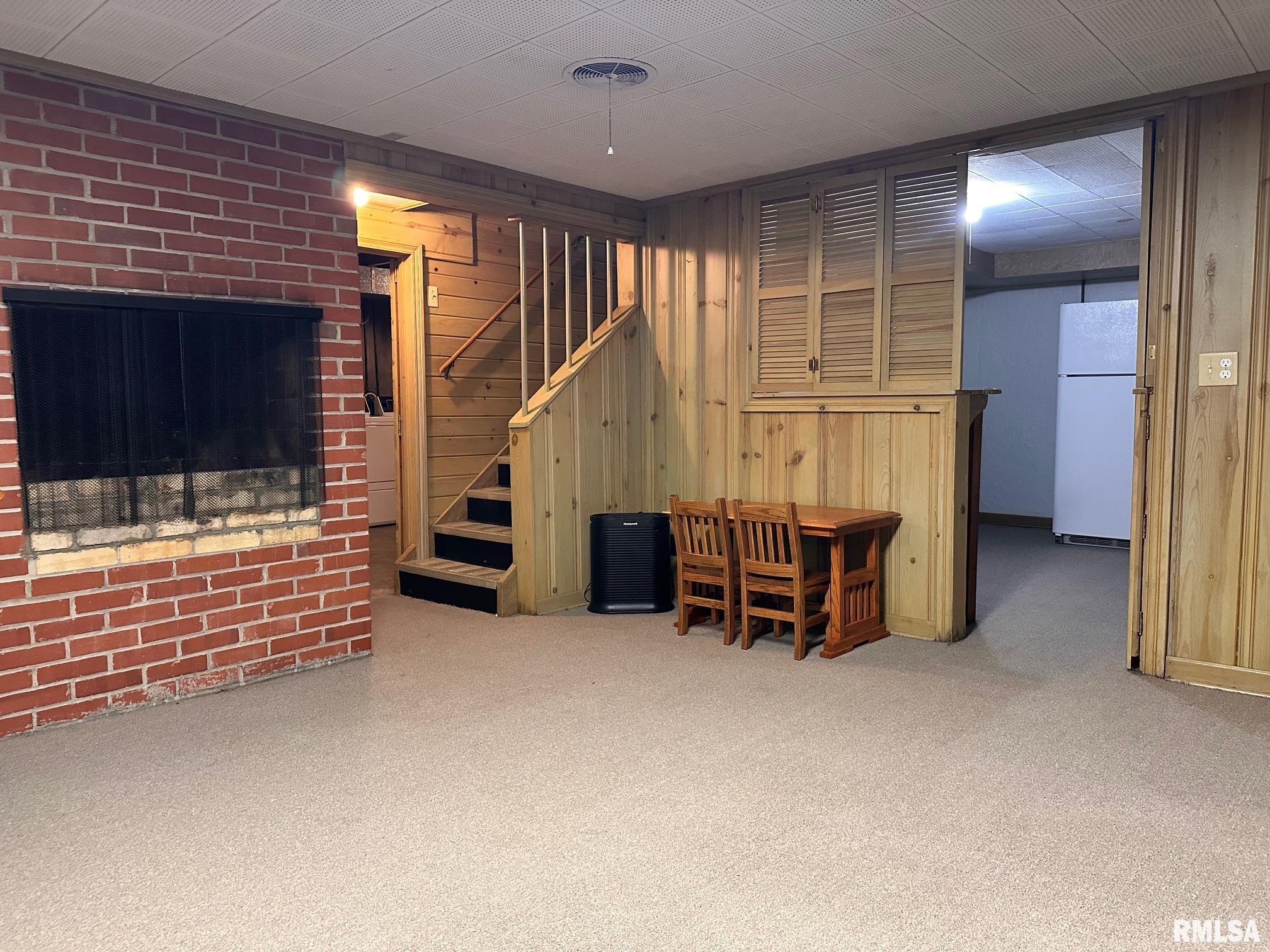 1906 Mound Road Jacksonville, IL 62650 - Photo 24 of 34 Gallery Image 24