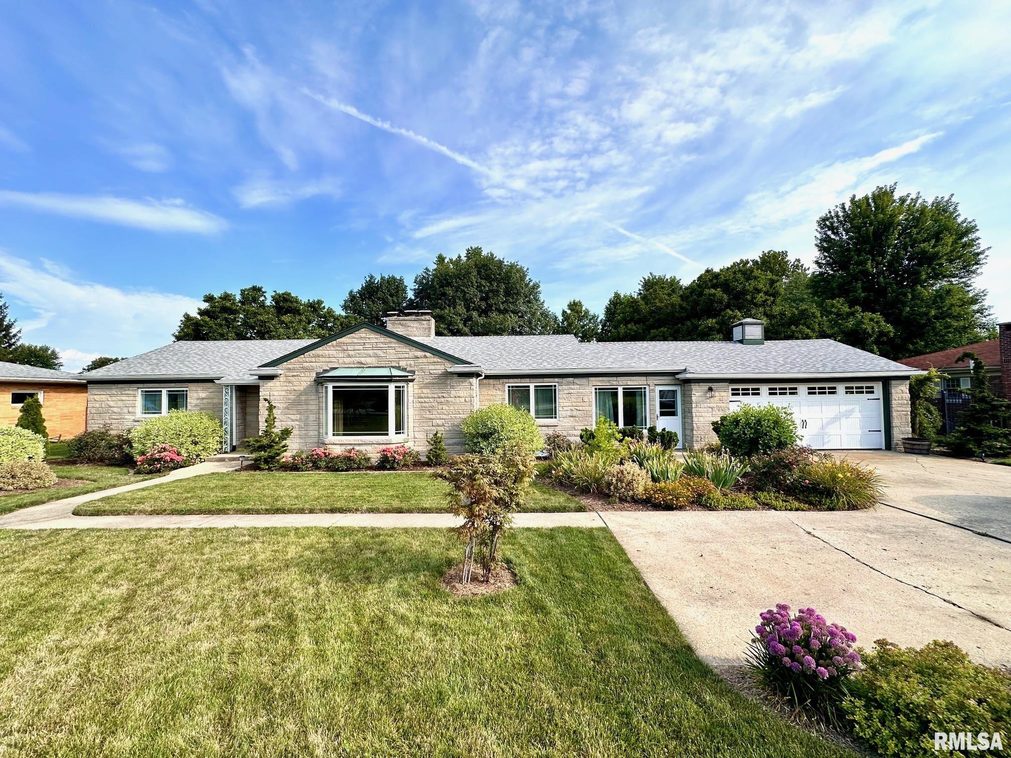 1906 Mound Road Jacksonville, IL 62650 - Photo 28 of 34 Gallery Image 28