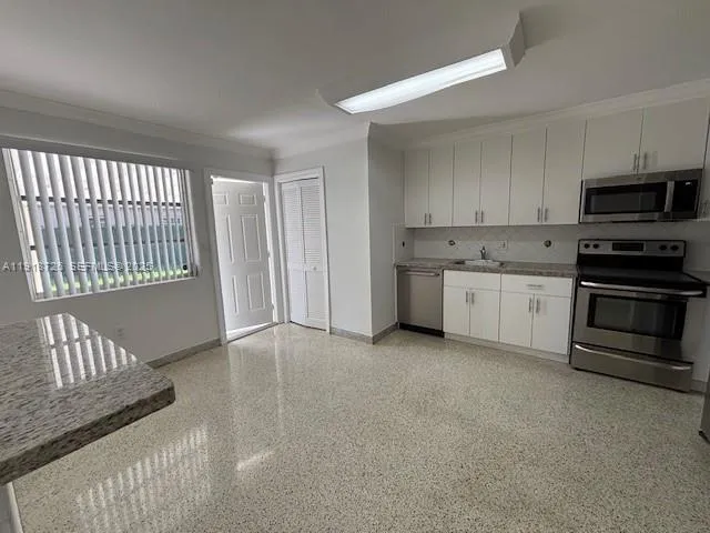 $3,500 | 3652 Southwest 22nd Terrace, Unit 3652, Miami, FL 33145