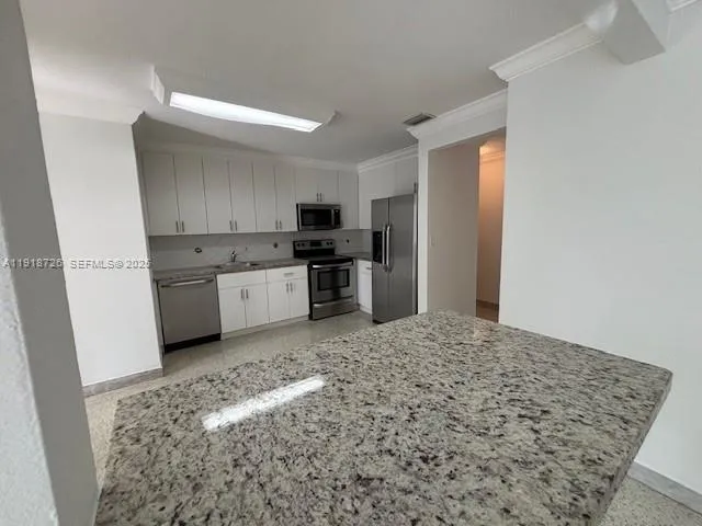 $3,500 | 3652 Southwest 22nd Terrace, Unit 3652, Miami, FL 33145