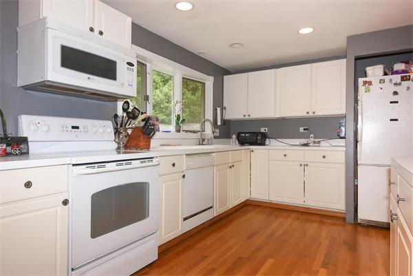 35 Corcoran Road Burlington, MA 01803 - Photo 8 of 28 Gallery Image 8