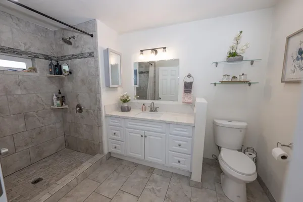 $699,900 | 2064 Ashlan Avenue, Clovis, CA 93611