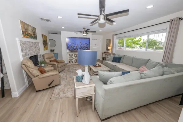 $699,900 | 2064 Ashlan Avenue, Clovis, CA 93611