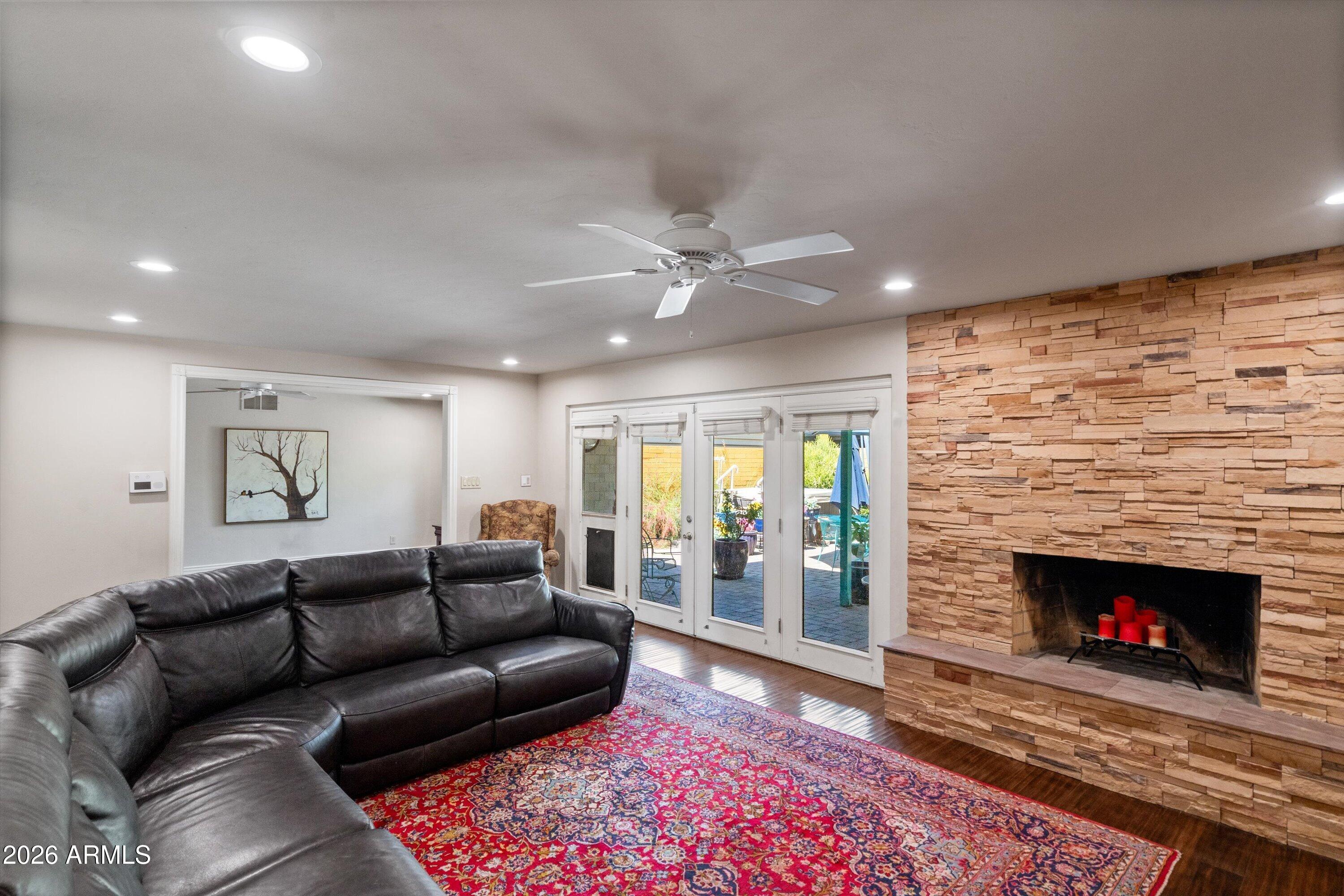 5525 North 12th Street Phoenix, AZ 85014 - Photo 13 of 59 09-Living Room to Dining
