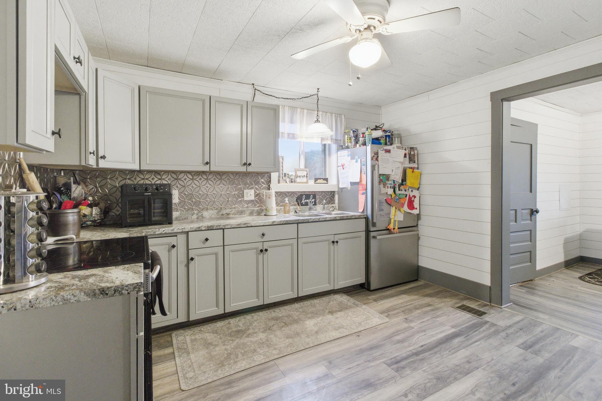 472 Bridgeport Road Curwensville, PA 16833 - Photo 6 of 19 Kitchen