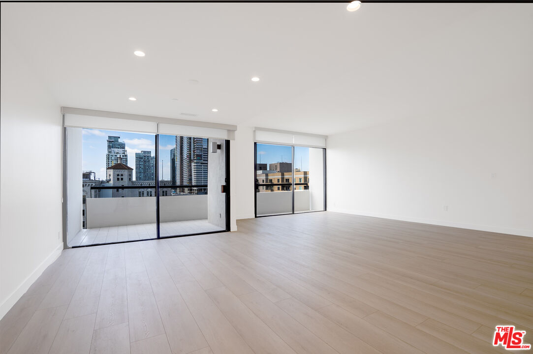 600 West 9th Street, Unit 1509 Los Angeles, CA 90015 - Photo 11 of 31