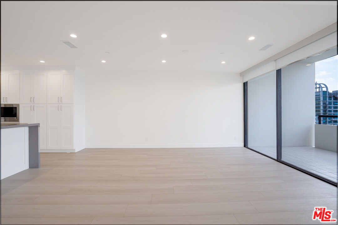 600 West 9th Street, Unit 1509 Los Angeles, CA 90015 - Photo 12 of 31