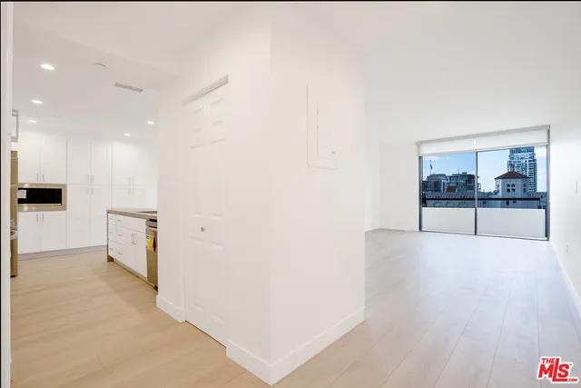 $5,000 | 600 West 9th Street, Unit 1509, Los Angeles, CA 90015