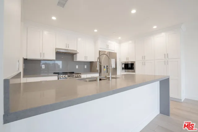 $5,000 | 600 West 9th Street, Unit 1509, Los Angeles, CA 90015