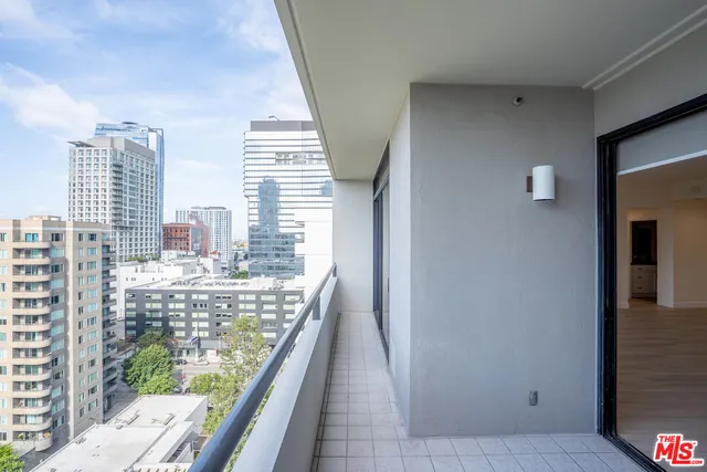 $5,000 | 600 West 9th Street, Unit 1509, Los Angeles, CA 90015