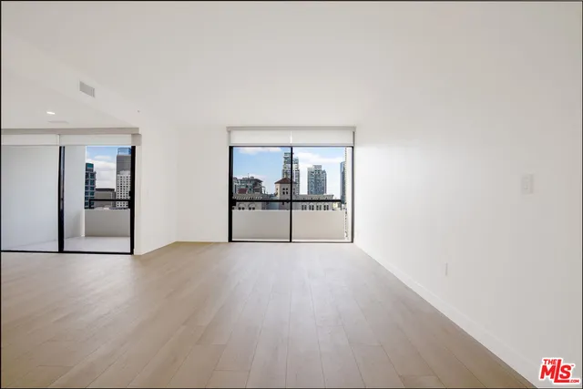 $5,000 | 600 West 9th Street, Unit 1509, Los Angeles, CA 90015