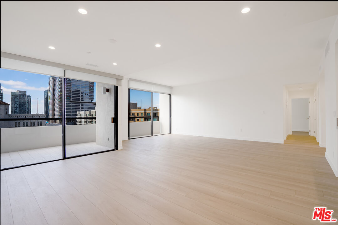 600 West 9th Street, Unit 1509 Los Angeles, CA 90015 - Photo 10 of 31