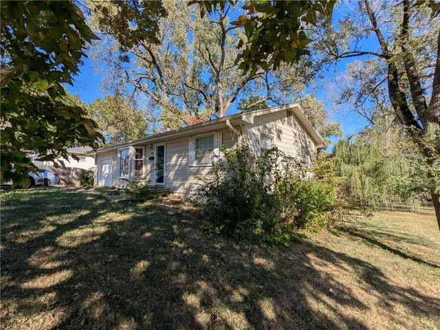 $159,900 | 5709 Elm Avenue, Raytown, MO 64133