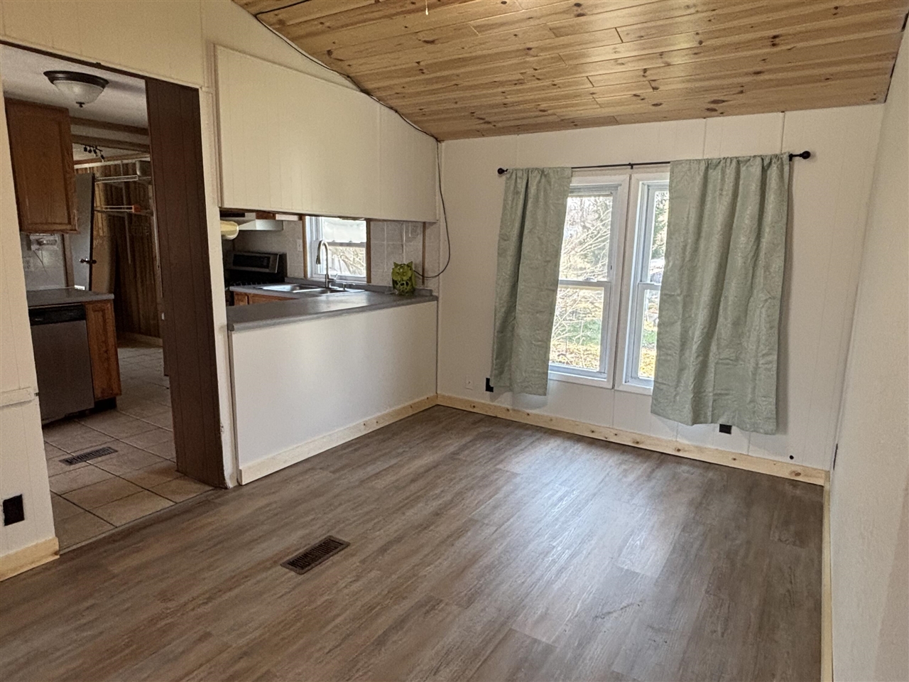 8163 East Monroe Road Britton, MI 49229 - Photo 5 of 13