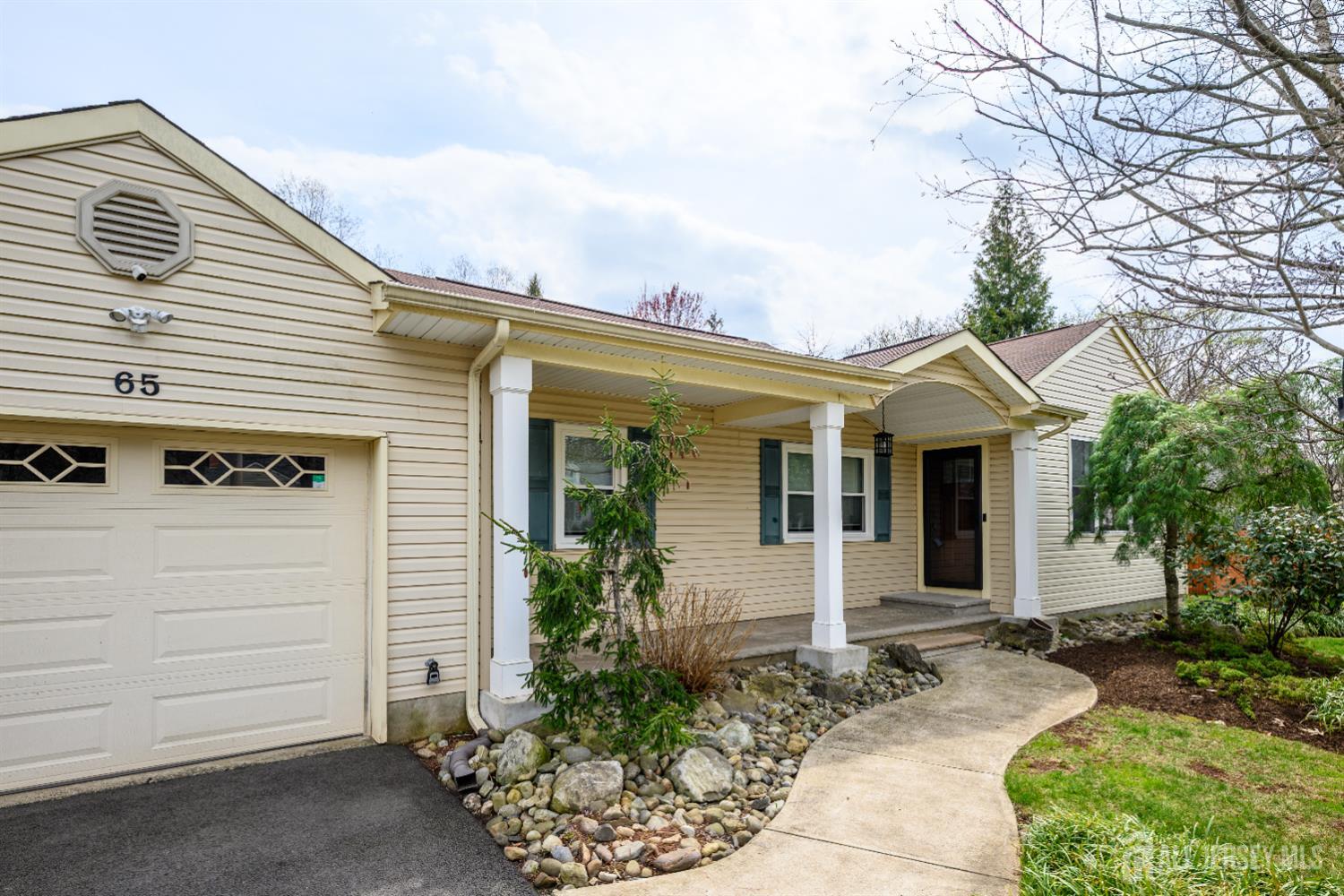 65 Wilson Road Somerset, NJ 08873 - Photo 2 of 31