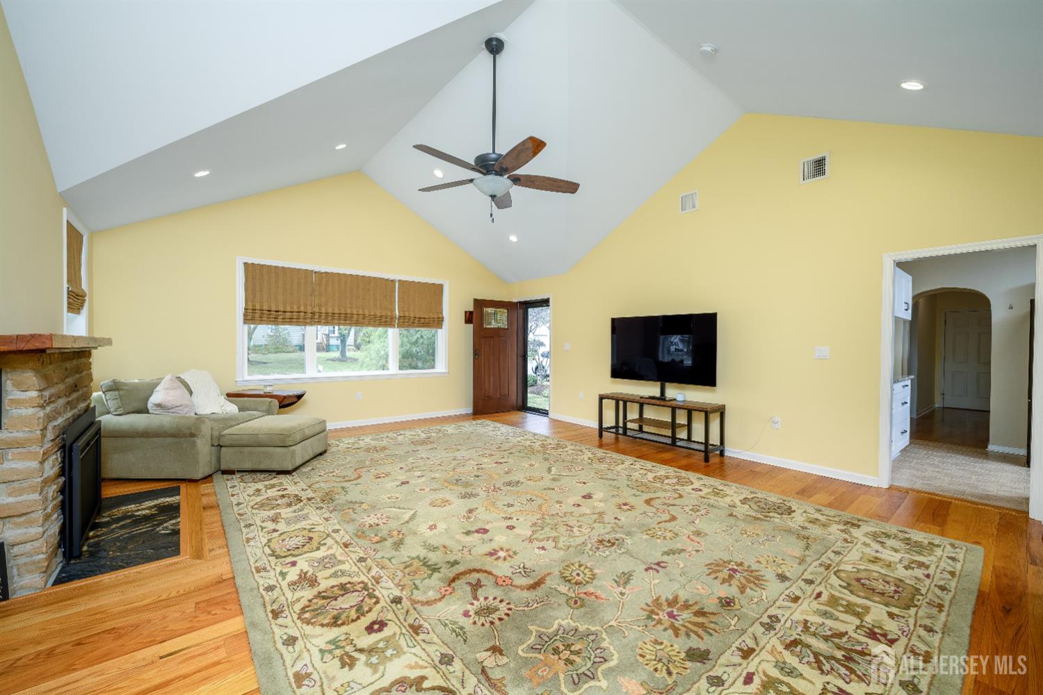 65 Wilson Road Somerset, NJ 08873 - Photo 6 of 31