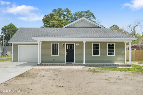 $275,000 | 214 North Walnut Street, Rose Hill, NC 28458