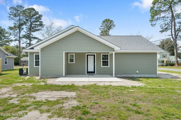 $275,000 | 214 North Walnut Street, Rose Hill, NC 28458