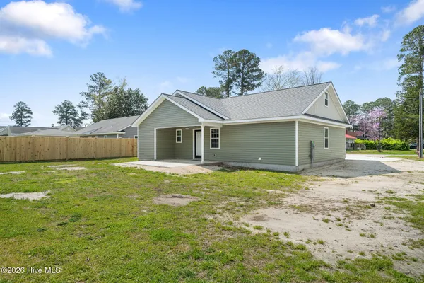 $275,000 | 214 North Walnut Street, Rose Hill, NC 28458