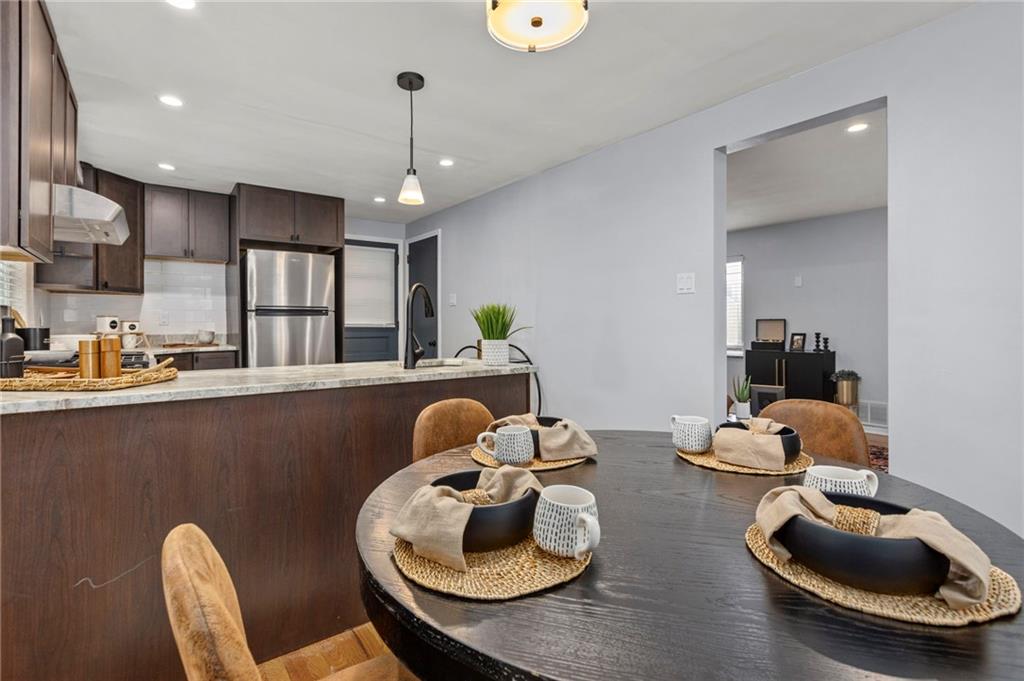 4131 Beehner Road Pittsburgh, PA 15217 - Photo 9 of 22 Gallery Image 9