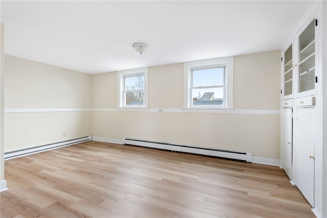 427 Spring Street, Unit 3 Newport, RI 02840 - Photo 7 of 15 Living room