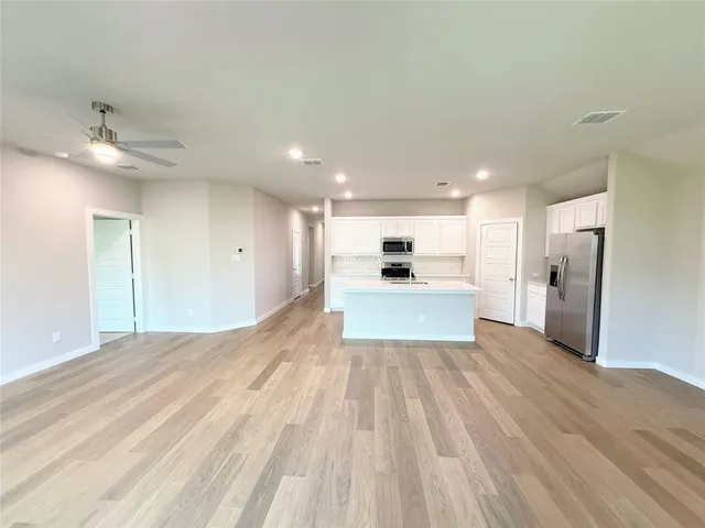 $2,045 | 1909 Sandpiper Way, Princeton, TX 75407