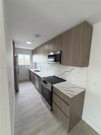 $4,000 | 32 Northwest 14th Avenue, Unit 403, Miami, FL 33125