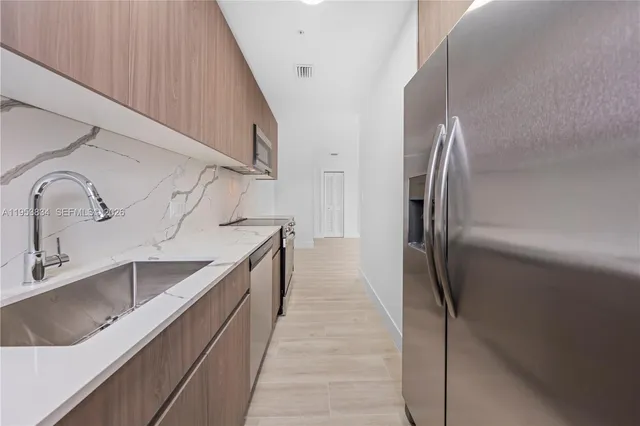 $4,000 | 32 Northwest 14th Avenue, Unit 403, Miami, FL 33125