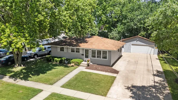 $214,500 | 1628 East Dresser Road, DeKalb, IL 60115