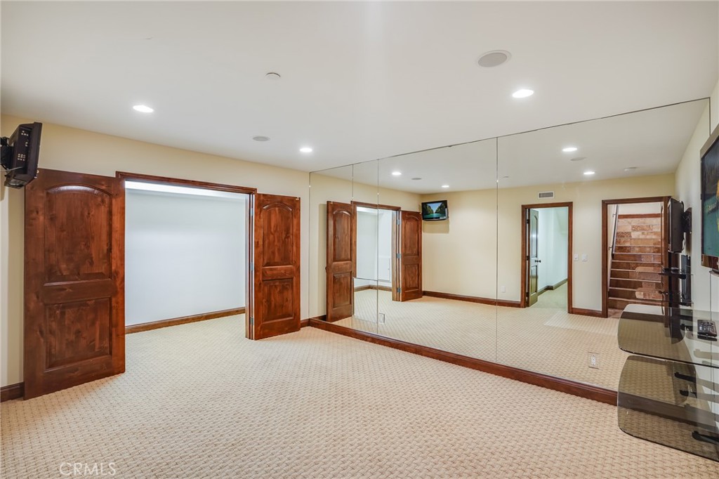 2320 Crestview Drive Laguna Beach, CA 92651 - Photo 22 of 28