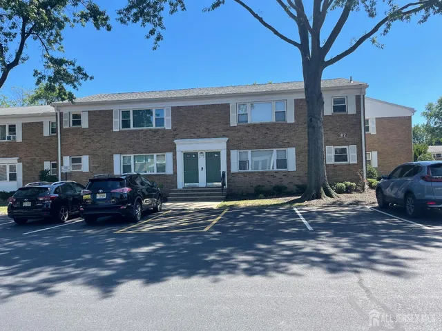 $174,900 | 182 Evergreen Road, Unit 3B, Edison, NJ 08837
