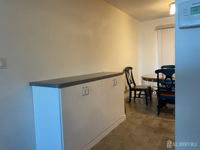 $174,900 | 182 Evergreen Road, Unit 3B, Edison, NJ 08837