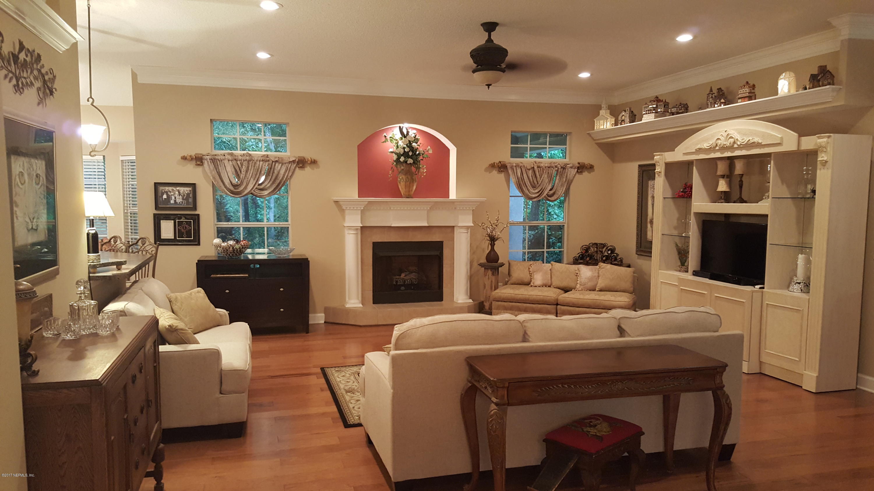 2521 Crooked Creek Point Road Middleburg, FL 32068 - Photo 3 of 39 Warm and inviting
