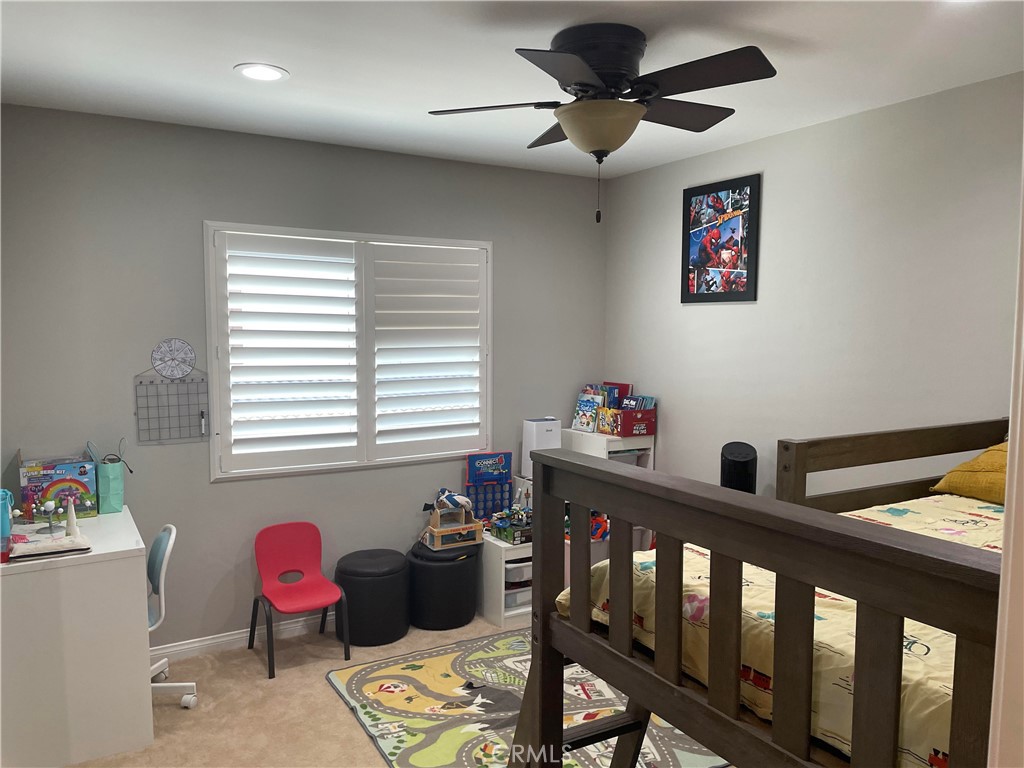 1563 Silver Shadow Drive Thousand Oaks, CA 91320 - Photo 17 of 24 a room with furniture