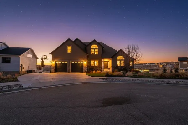 $785,000 | 127 Red Hawk Avenue, Evanston, WY 82930