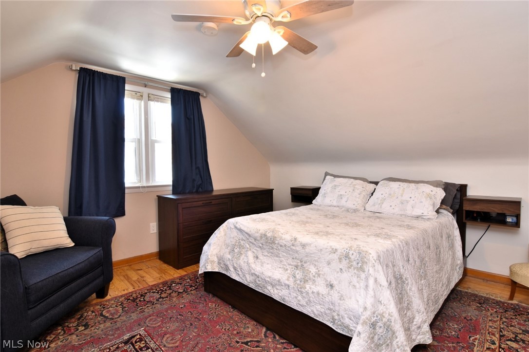 5673 Shawnee Road Cleveland, OH 44124 - Photo 13 of 26 2nd floor Master