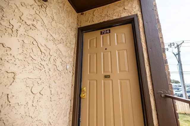 $154,900 | 1204 Calico Lane, Unit 724, Arlington, TX 76011