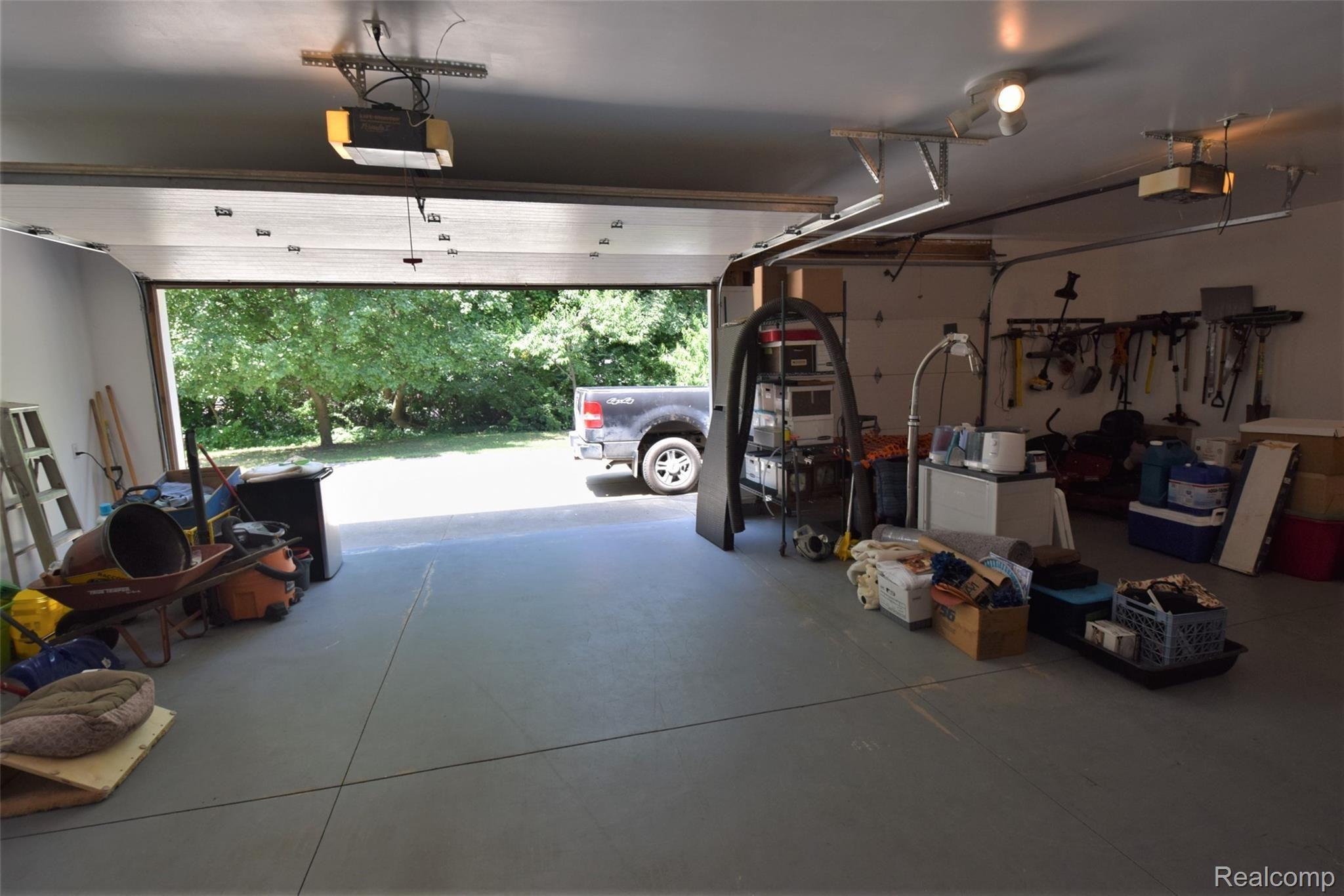 13586 Hannan Road Romulus, MI 48174 - Photo 46 of 64 918 sq ft three car attached garage