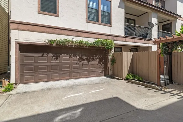 $3,700 | 3935 Gibson Street, Houston, TX 77007