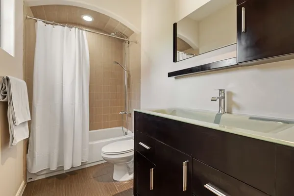 $3,700 | 3935 Gibson Street, Houston, TX 77007