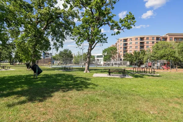 $3,700 | 3935 Gibson Street, Houston, TX 77007