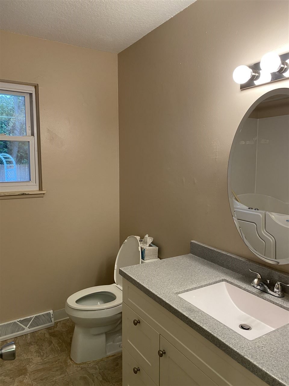 6129 Riverview Road Vassar, MI 48768 - Photo 9 of 24 50025583-8.JPG