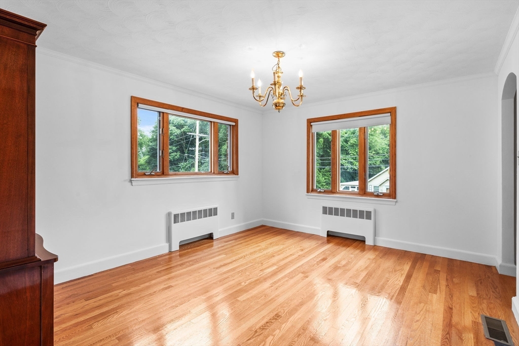114 Parker Road Wakefield, MA 01880 - Photo 8 of 23 Gallery Image 8