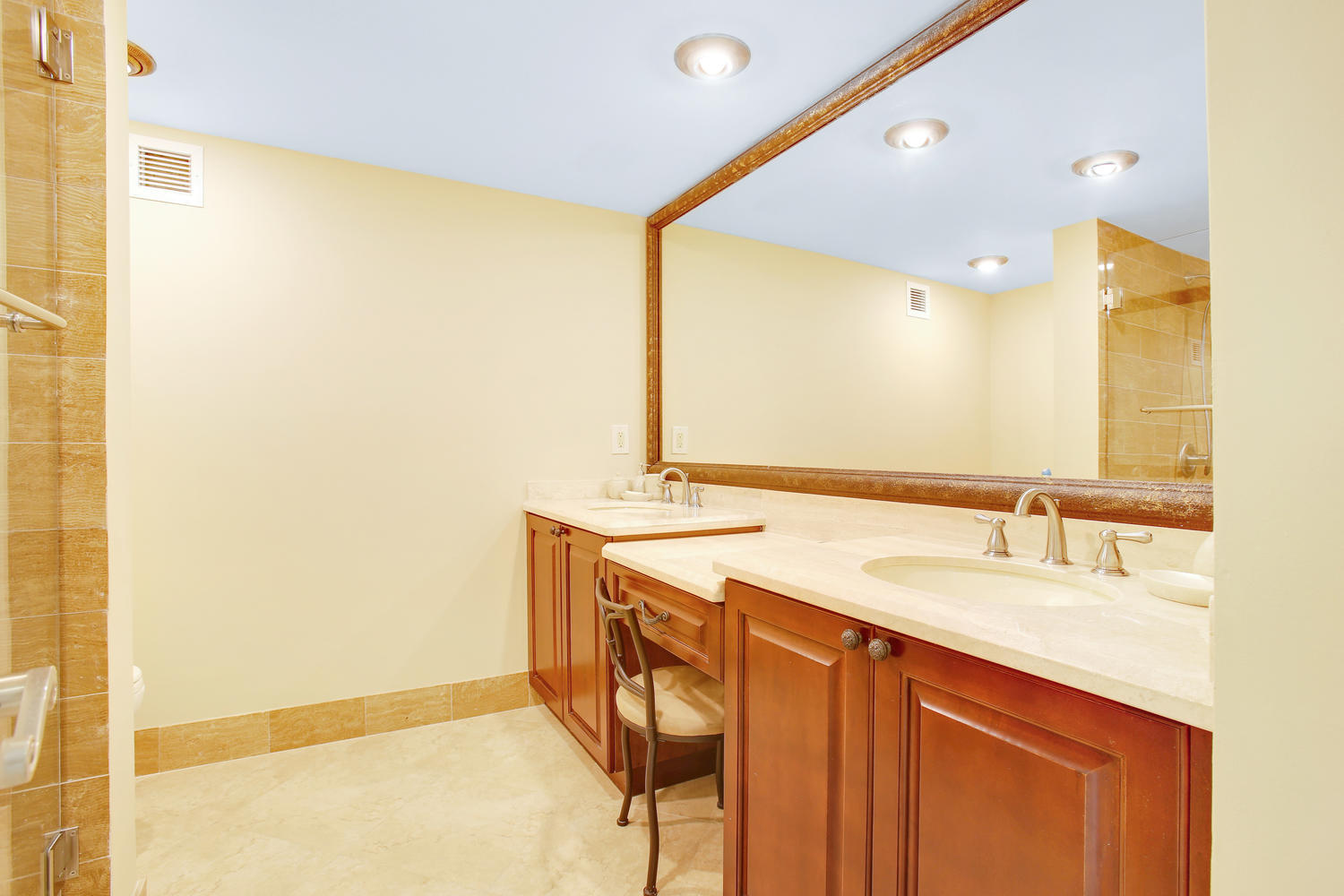2800 South Ocean Boulevard, Unit 2F Boca Raton, FL 33432 - Photo 14 of 20 Master Bath