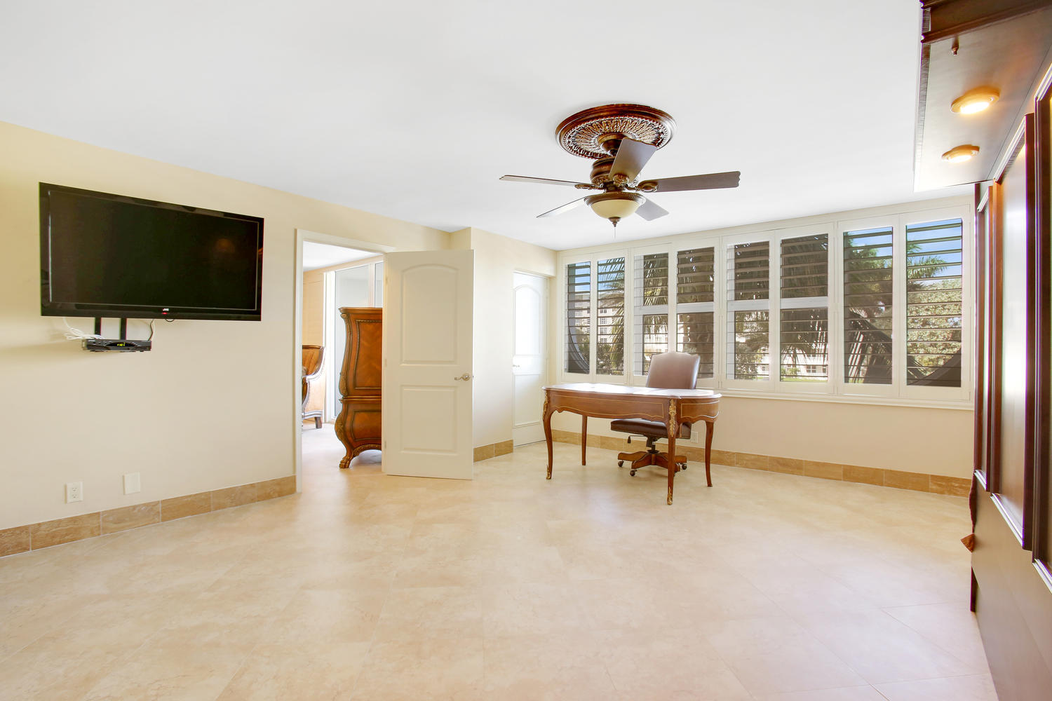 2800 South Ocean Boulevard, Unit 2F Boca Raton, FL 33432 - Photo 16 of 20 2nd bed connecting to master